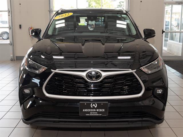 used 2022 Toyota Highlander car, priced at $35,800