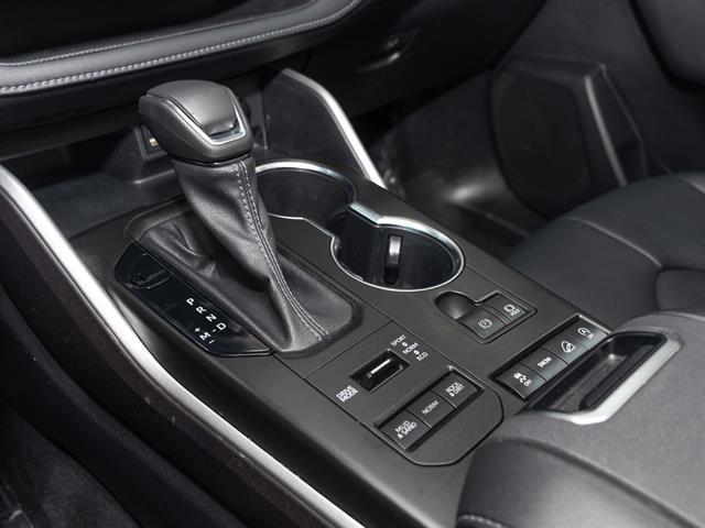 used 2022 Toyota Highlander car, priced at $35,800