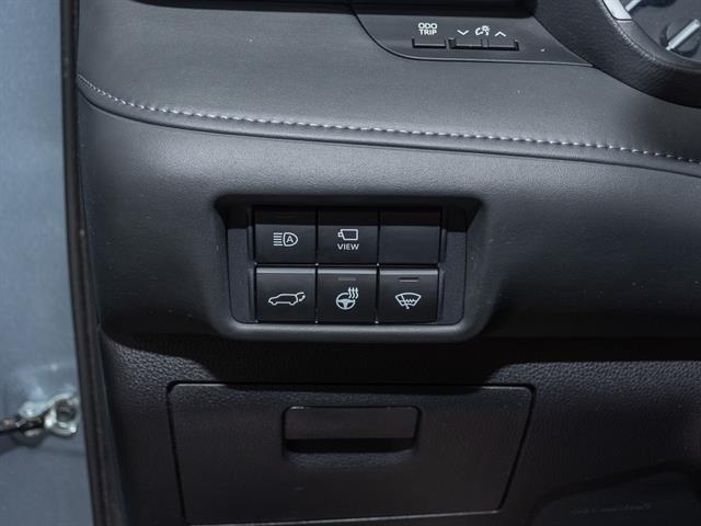 used 2021 Toyota Highlander car, priced at $34,995