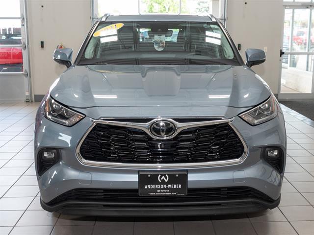 used 2021 Toyota Highlander car, priced at $34,995