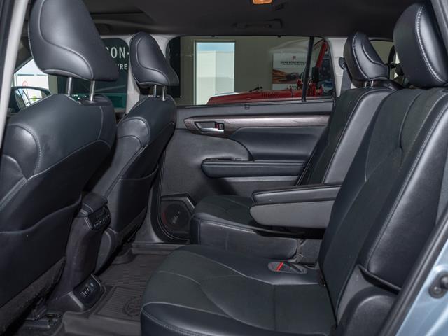 used 2021 Toyota Highlander car, priced at $34,995