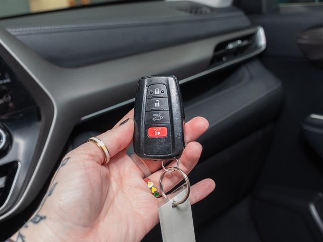 used 2021 Toyota Highlander car, priced at $34,995