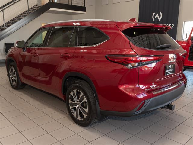 used 2022 Toyota Highlander car, priced at $34,995