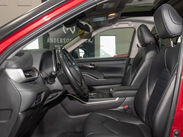 used 2022 Toyota Highlander car, priced at $34,995