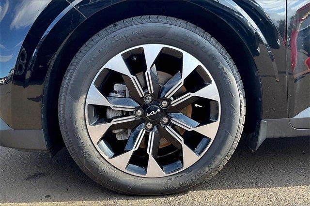 used 2022 Kia Carnival car, priced at $32,995