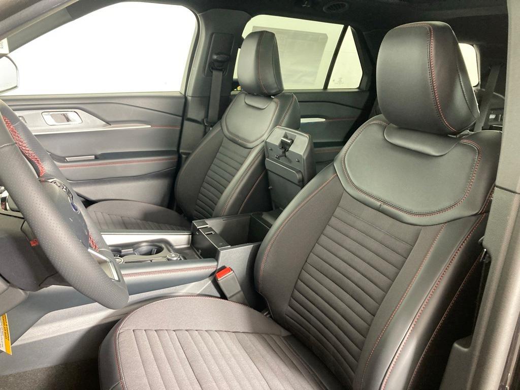 new 2025 Ford Explorer car, priced at $49,662