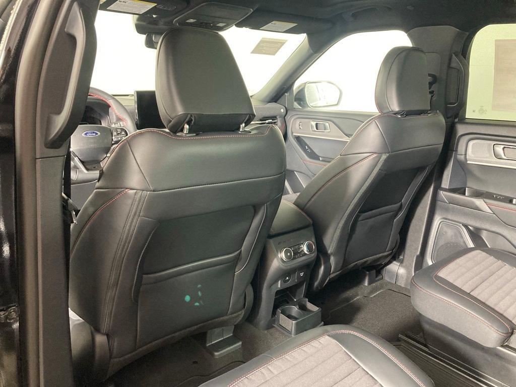 new 2025 Ford Explorer car, priced at $49,662