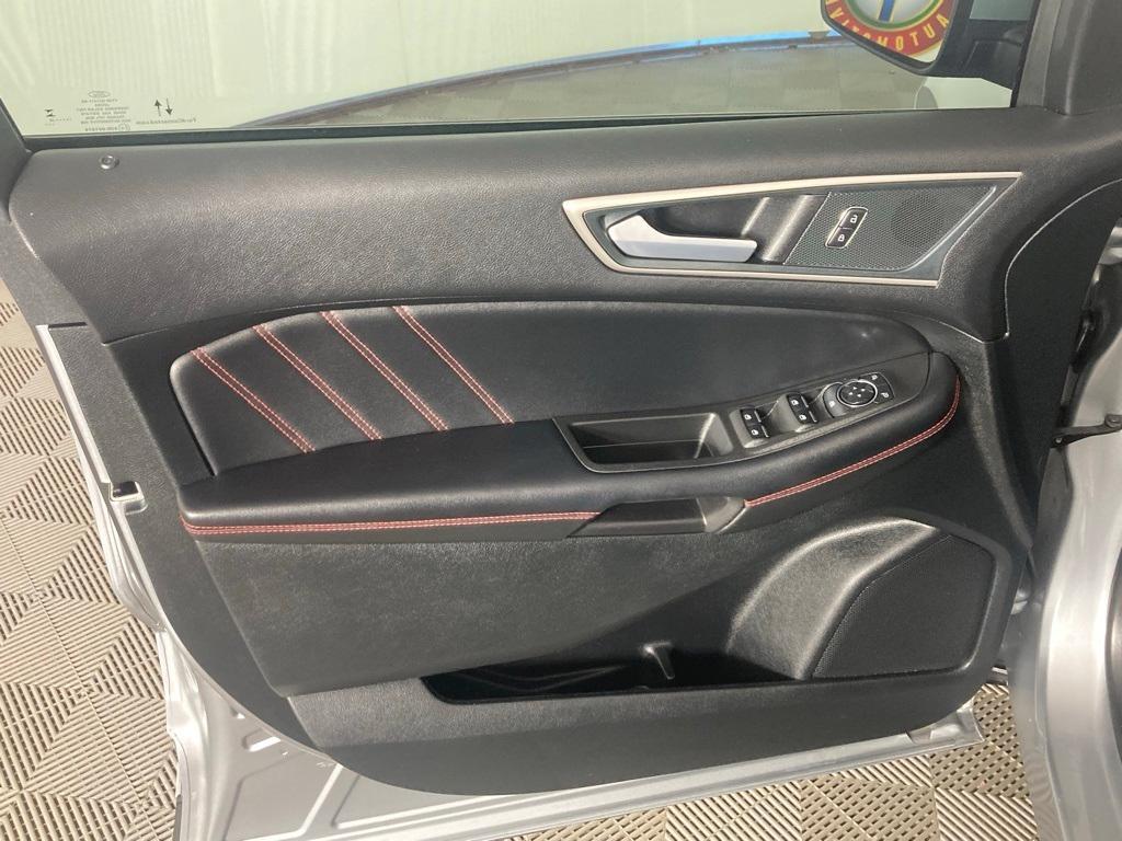 used 2024 Ford Edge car, priced at $34,999
