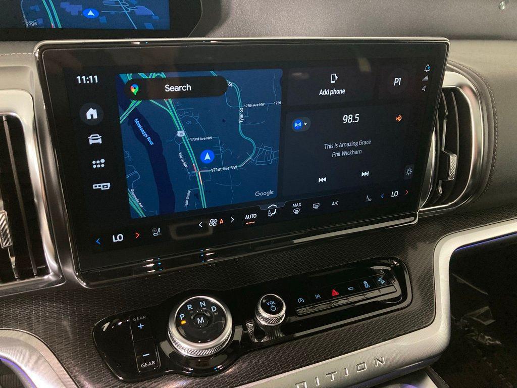 new 2025 Ford Expedition car, priced at $84,946