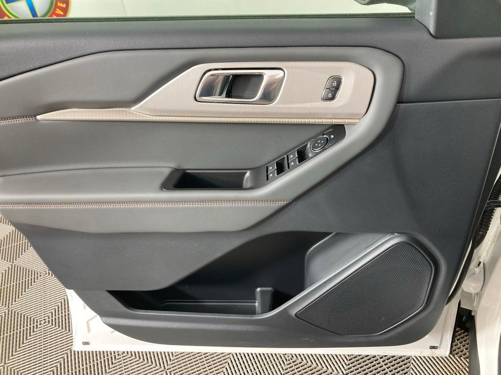 new 2025 Ford Explorer car, priced at $48,040