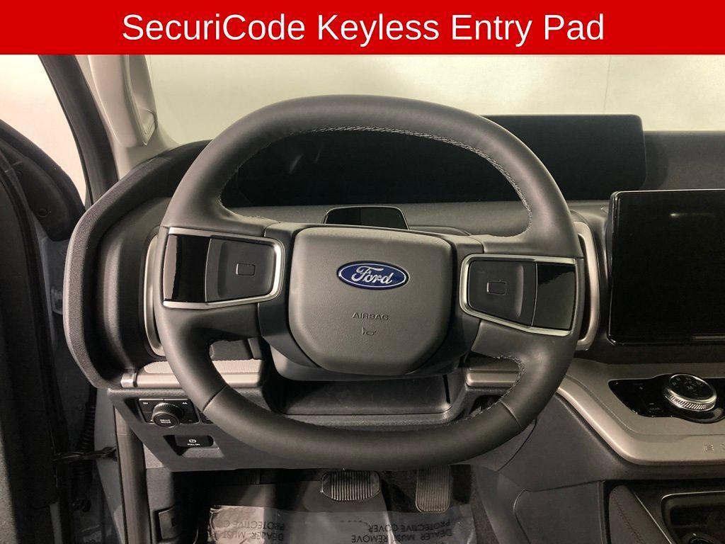 new 2025 Ford Expedition car, priced at $71,201