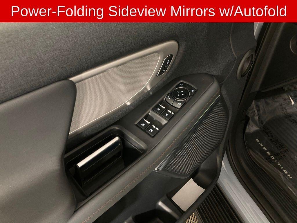 new 2025 Ford Expedition car, priced at $71,201