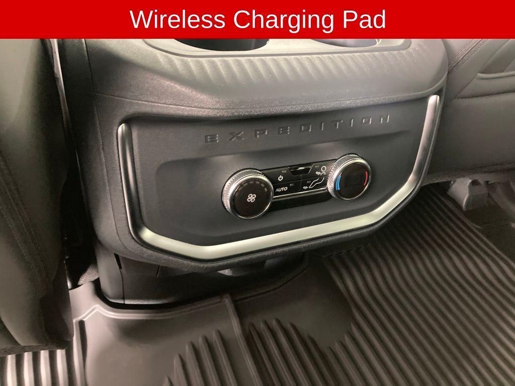 new 2025 Ford Expedition car, priced at $71,201