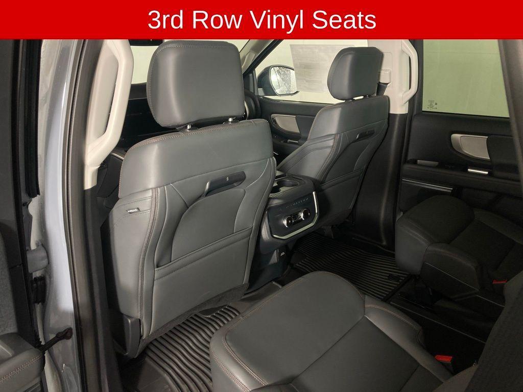 new 2025 Ford Expedition car, priced at $71,201