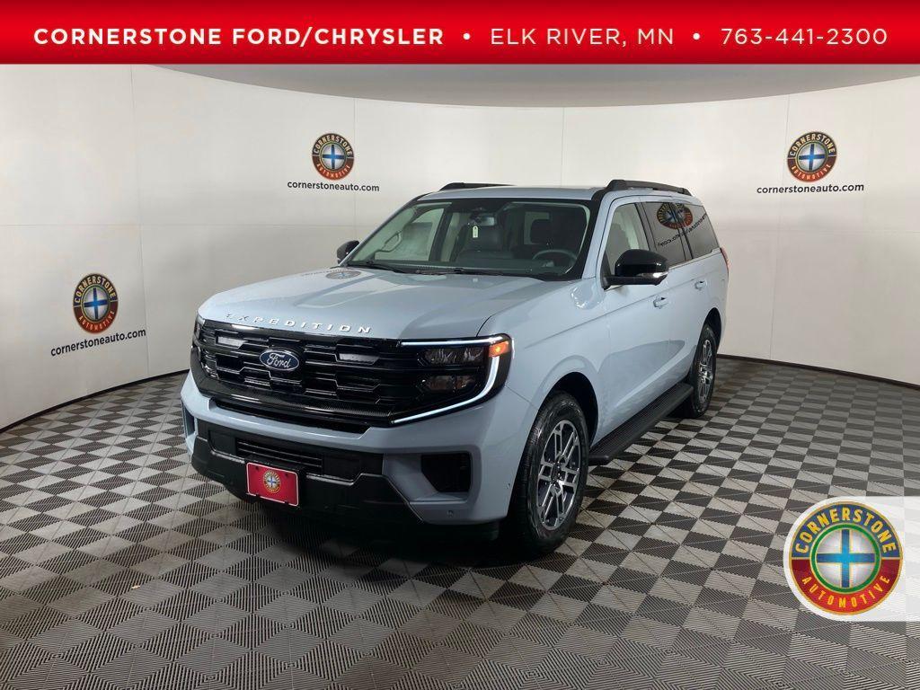 new 2025 Ford Expedition car, priced at $71,201