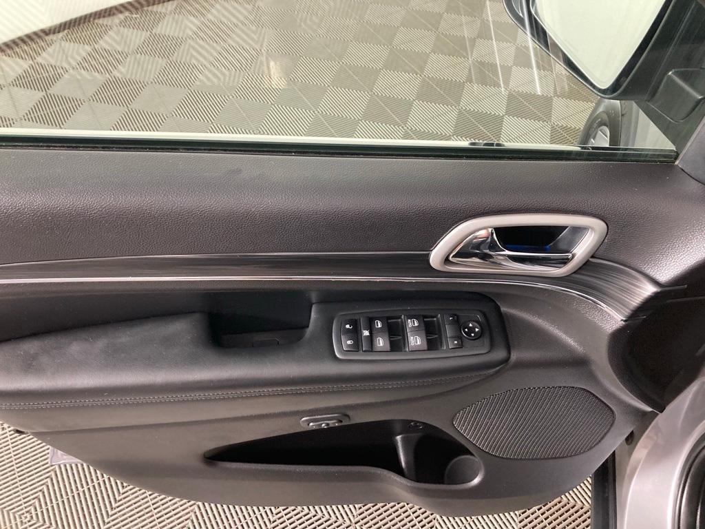 used 2021 Jeep Grand Cherokee car, priced at $26,997