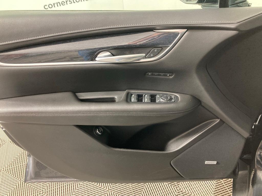 used 2022 Cadillac XT5 car, priced at $29,693