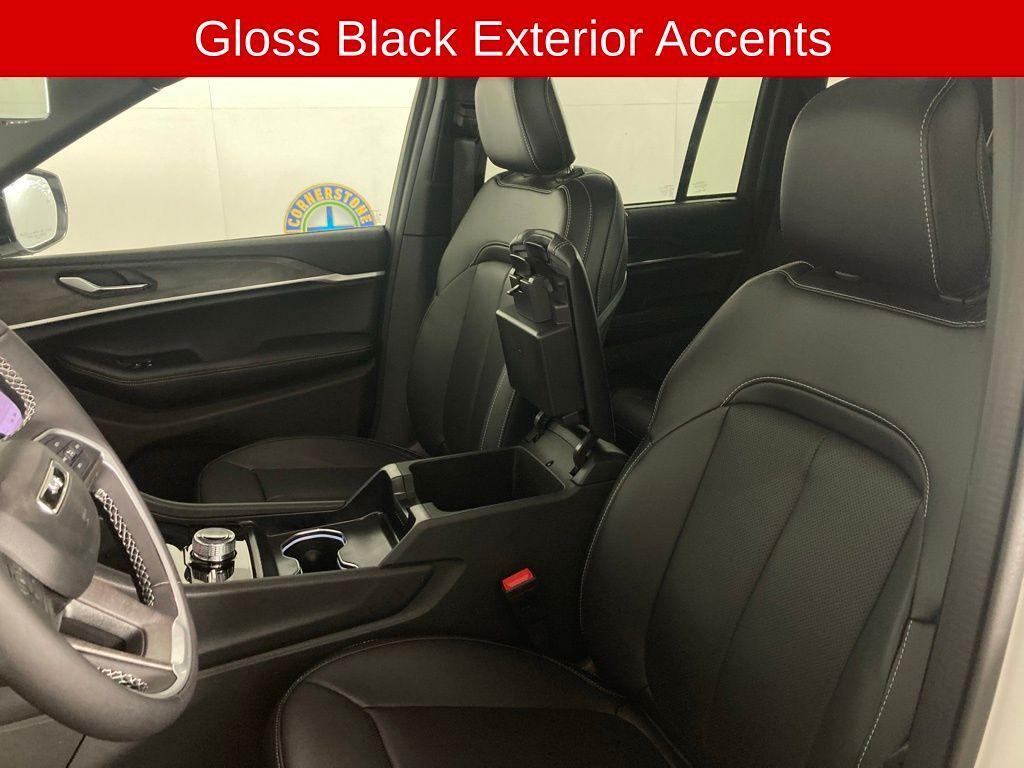 new 2025 Jeep Grand Cherokee car, priced at $48,430