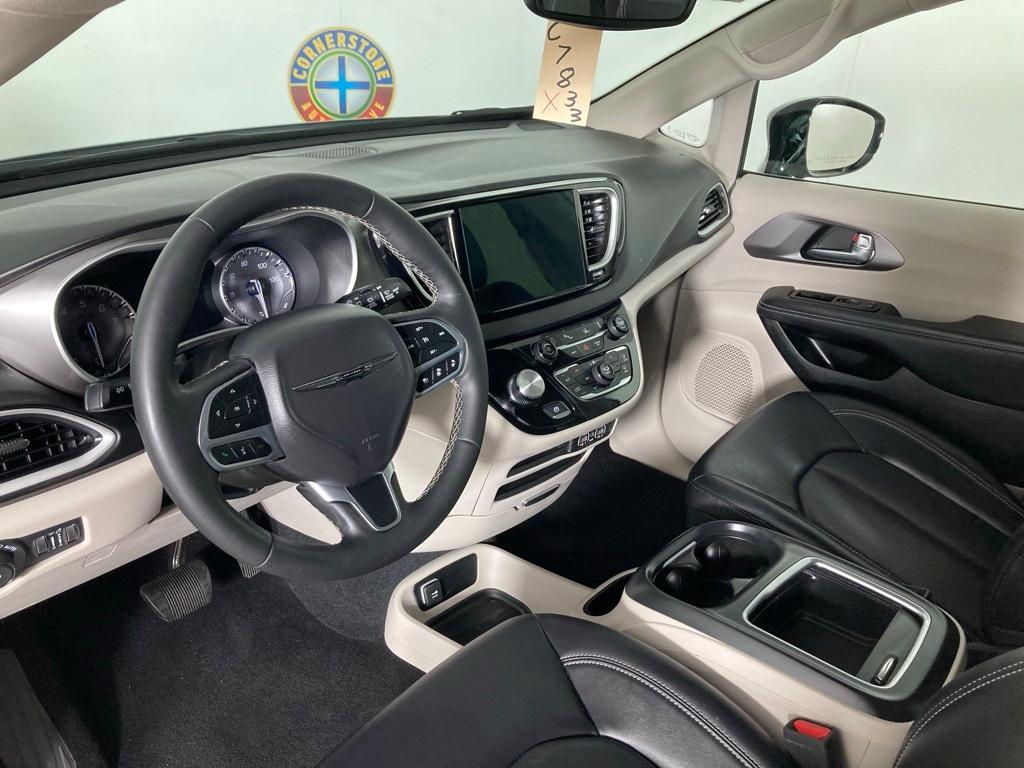 used 2024 Chrysler Pacifica car, priced at $29,995
