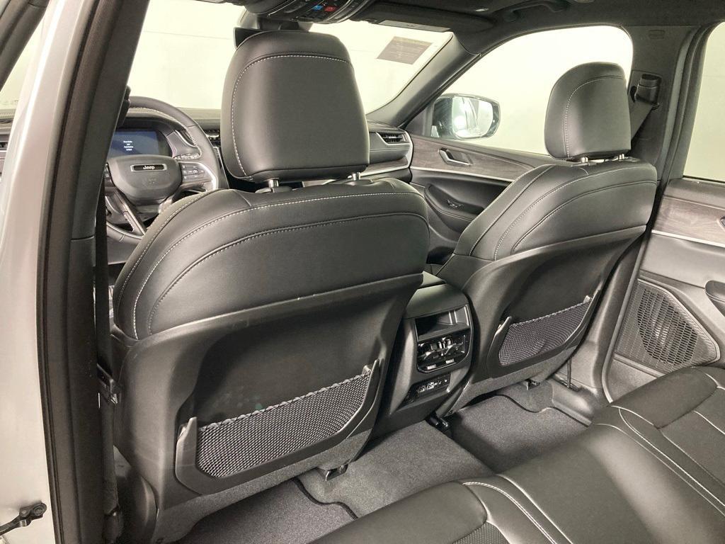 new 2025 Jeep Grand Cherokee car, priced at $50,999
