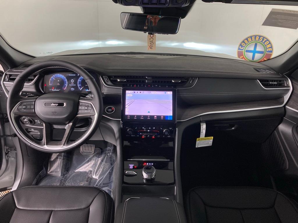 new 2025 Jeep Grand Cherokee car, priced at $50,999