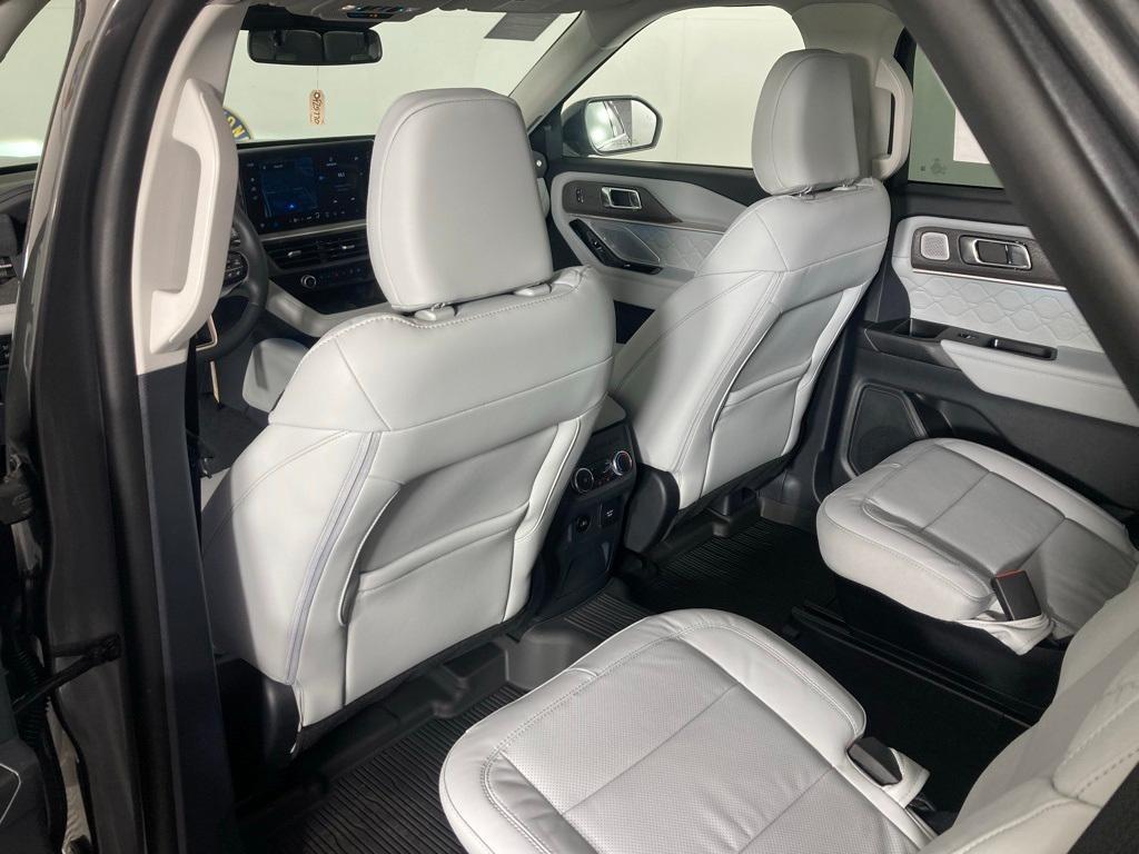 new 2025 Ford Explorer car, priced at $56,612