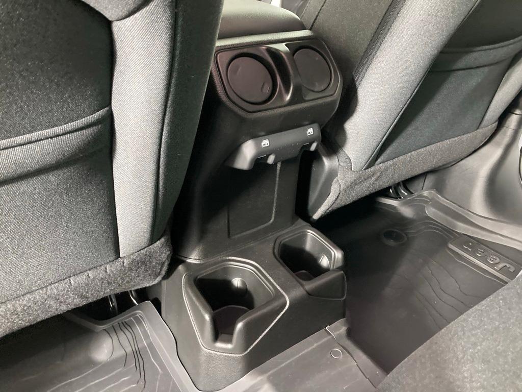 new 2024 Jeep Gladiator car, priced at $37,999