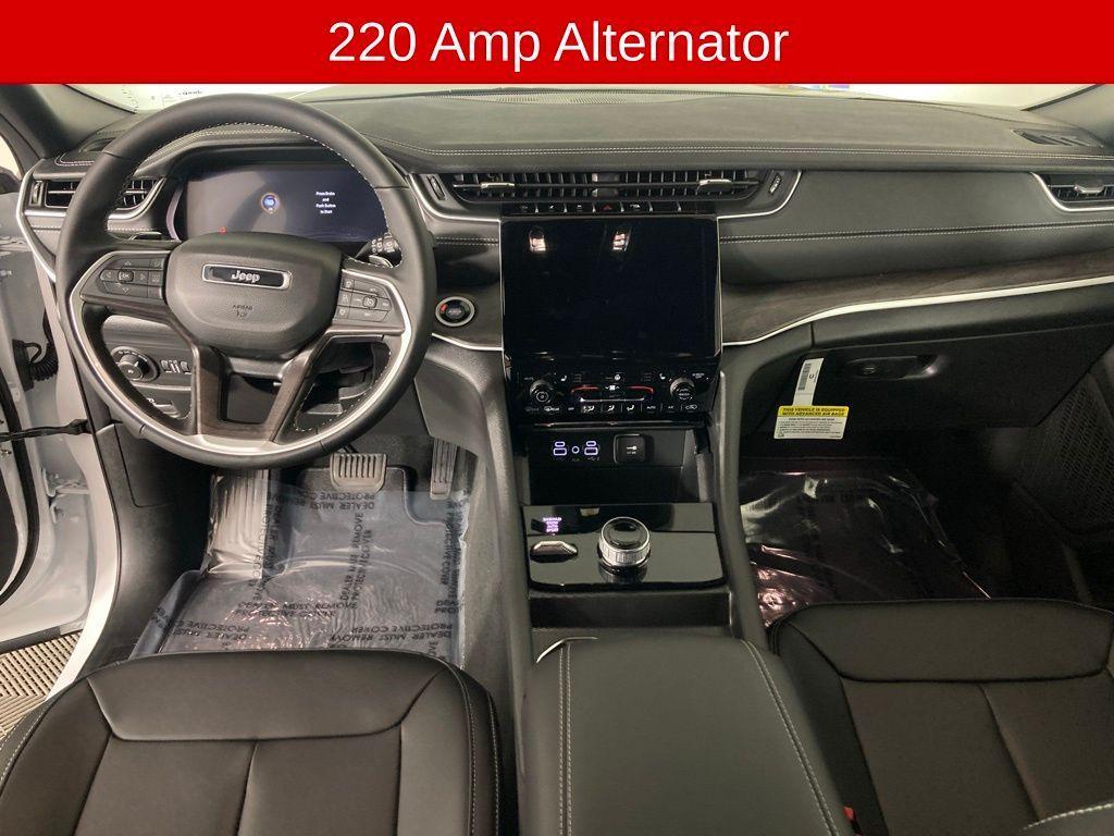 new 2025 Jeep Grand Cherokee car, priced at $42,177