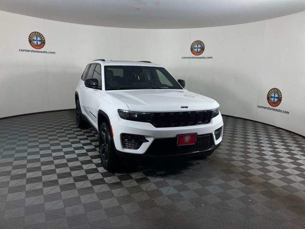 new 2025 Jeep Grand Cherokee car, priced at $42,298