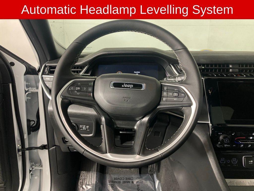 new 2025 Jeep Grand Cherokee car, priced at $42,298