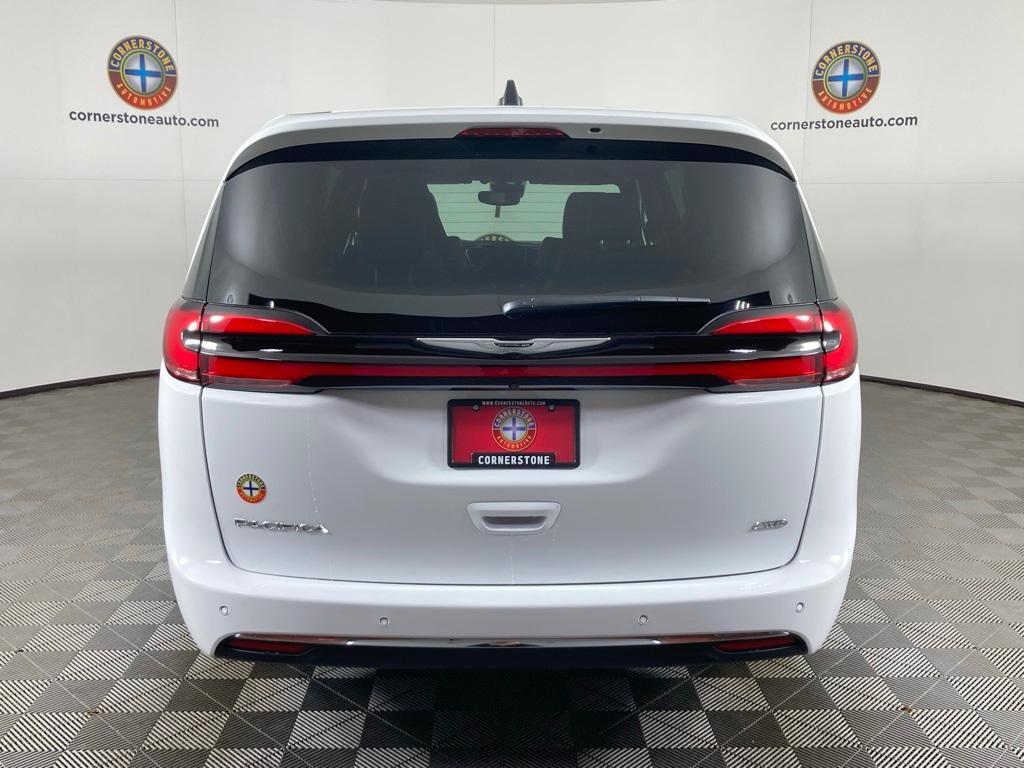 new 2025 Chrysler Pacifica car, priced at $46,480