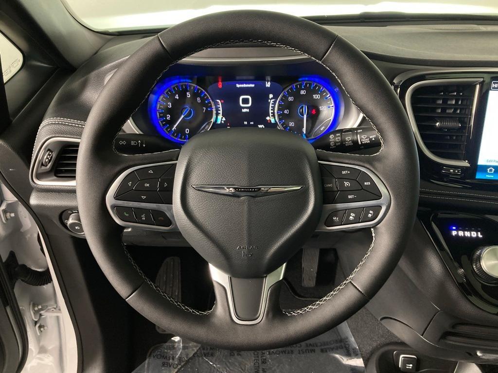 new 2025 Chrysler Pacifica car, priced at $46,480