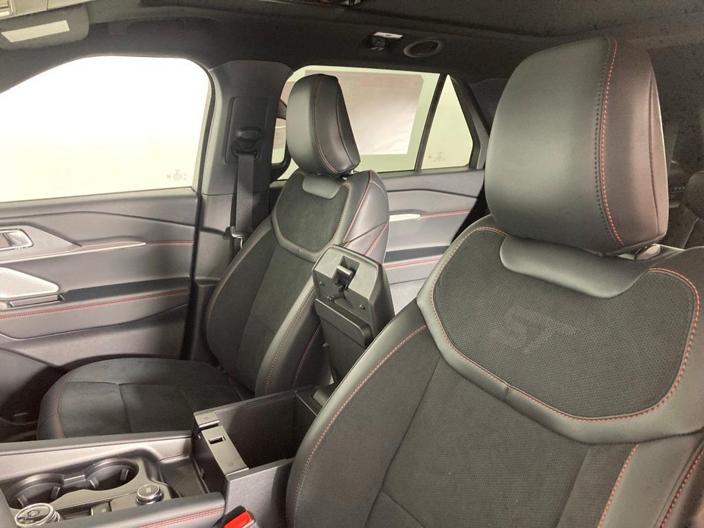 new 2025 Ford Explorer car, priced at $59,721