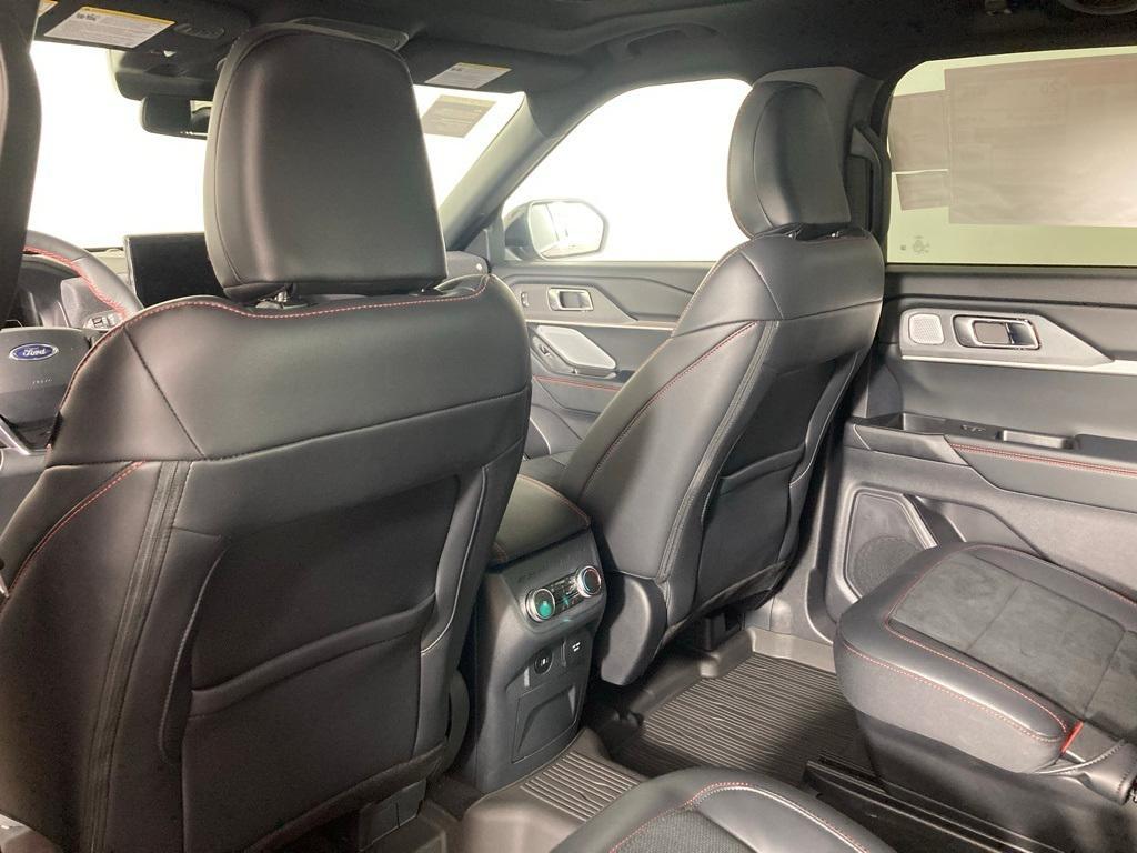 new 2025 Ford Explorer car, priced at $59,721