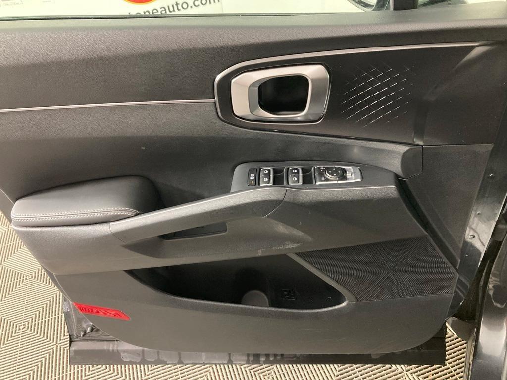 used 2024 Kia Sorento car, priced at $31,799