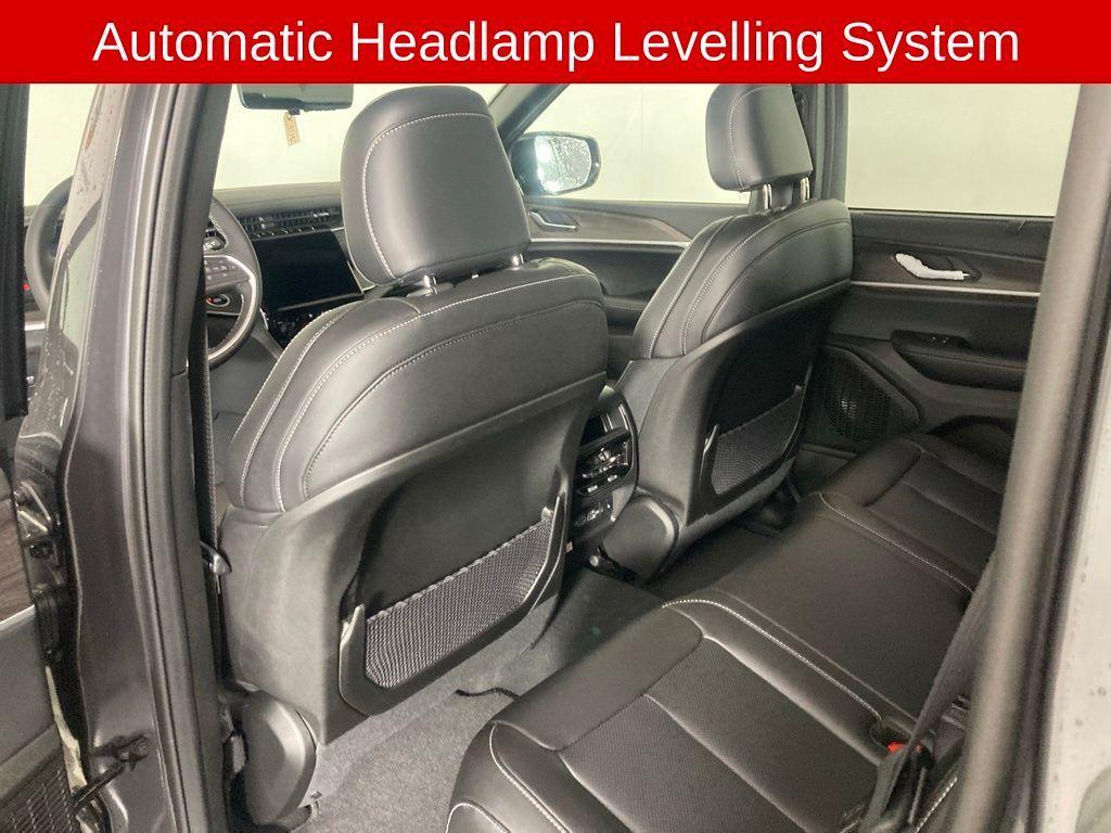 new 2025 Jeep Grand Cherokee car, priced at $49,662