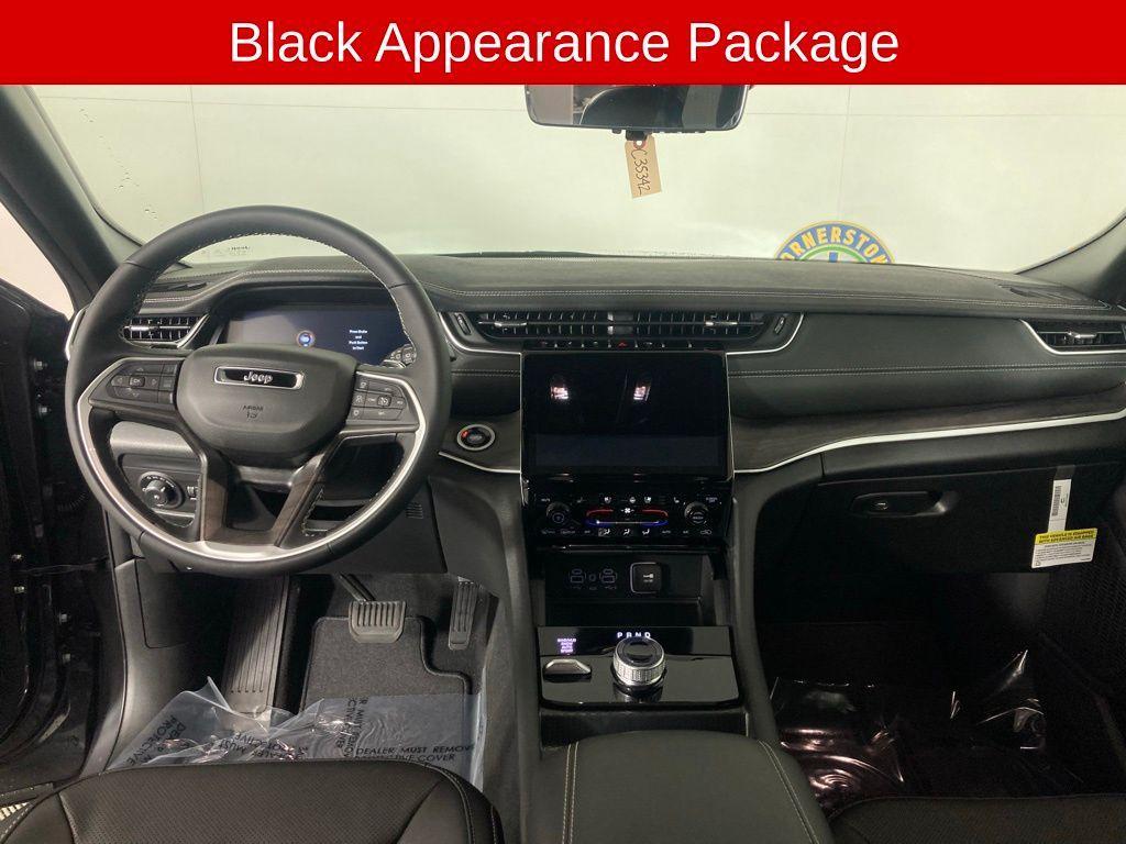 new 2025 Jeep Grand Cherokee car, priced at $49,662