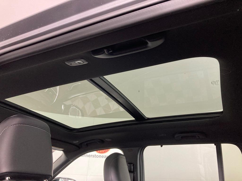 new 2025 Jeep Grand Cherokee car, priced at $53,999