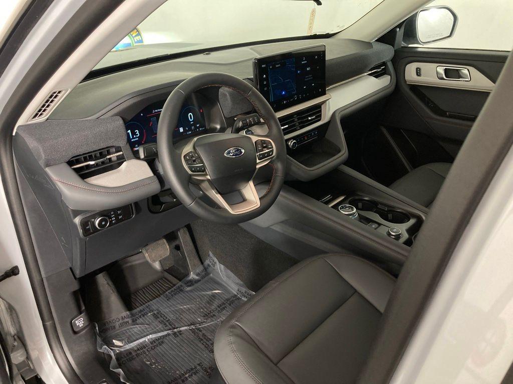 new 2025 Ford Explorer car, priced at $45,723