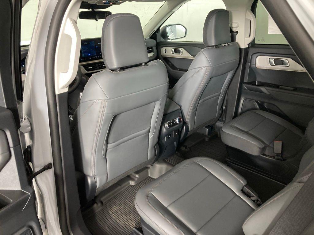 new 2025 Ford Explorer car, priced at $45,723