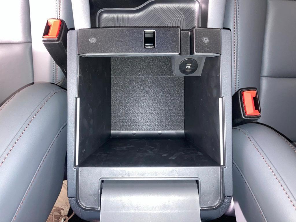 new 2025 Ford Explorer car, priced at $48,525
