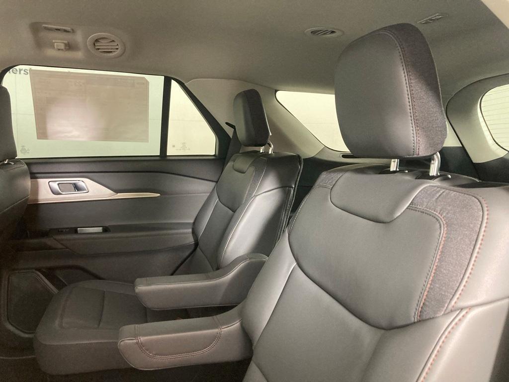 new 2025 Ford Explorer car, priced at $48,525