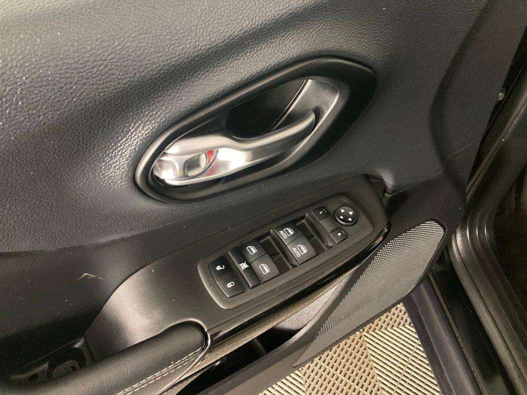 used 2023 Jeep Cherokee car, priced at $23,499