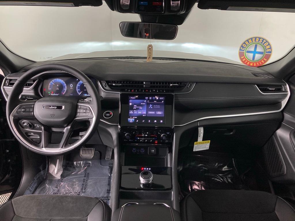 new 2025 Jeep Grand Cherokee car, priced at $41,999