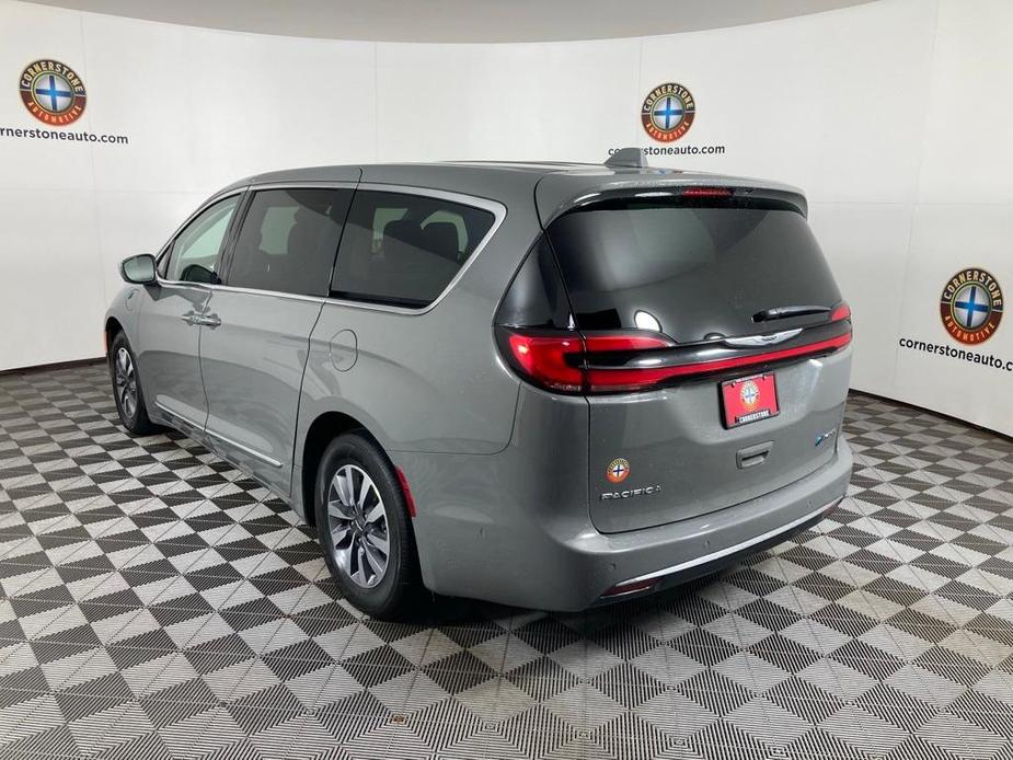 used 2022 Chrysler Pacifica Hybrid car, priced at $25,491