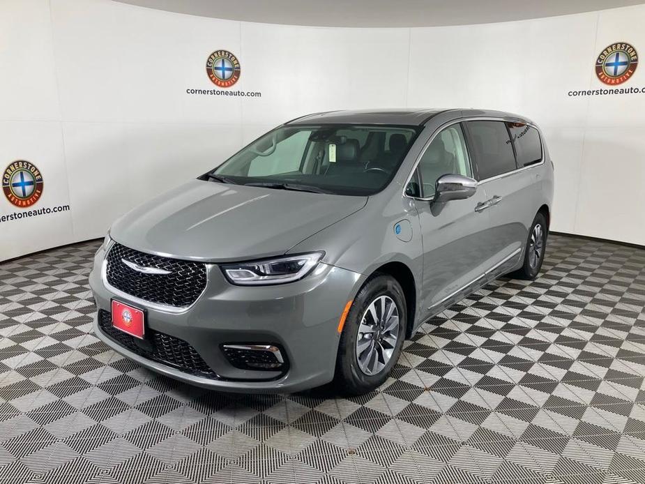 used 2022 Chrysler Pacifica Hybrid car, priced at $25,491