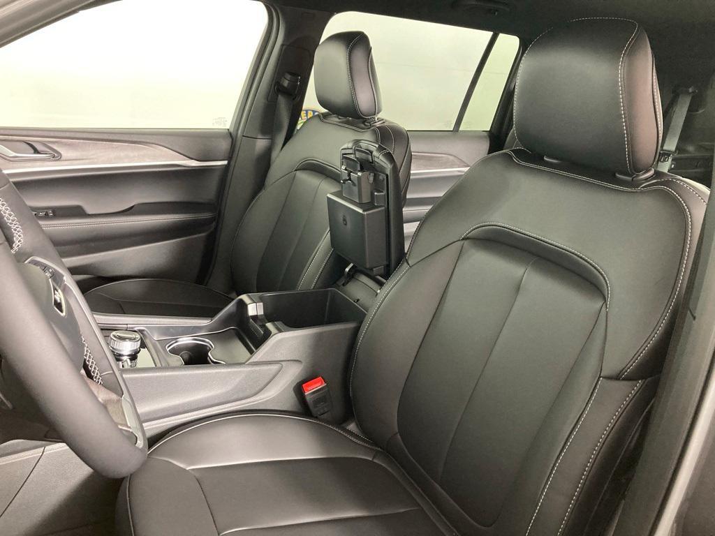 new 2025 Jeep Grand Cherokee L car, priced at $47,199