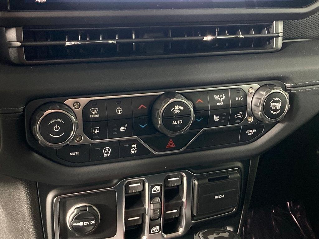 new 2025 Jeep Wrangler car, priced at $60,222