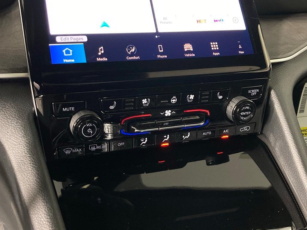new 2025 Jeep Grand Cherokee car, priced at $50,999