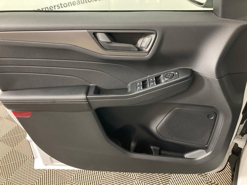 new 2025 Ford Escape car, priced at $30,998